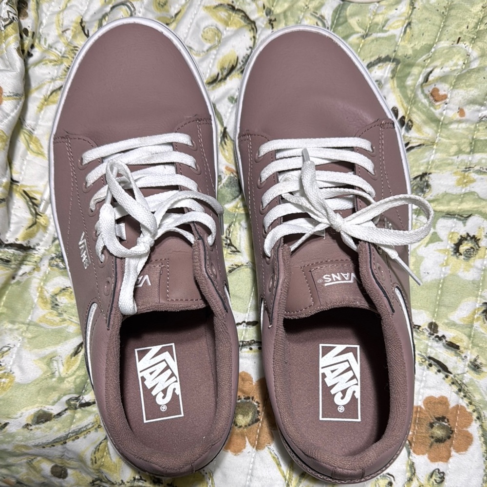 Women’s Vans Mauve Sneakers with White Laces